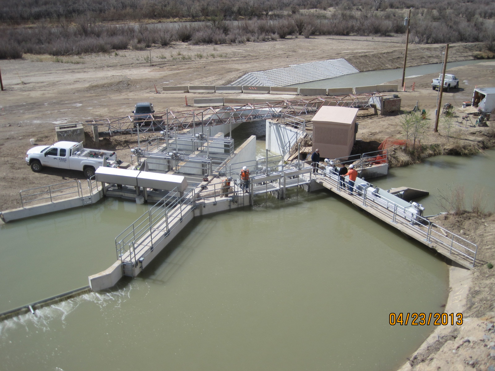 The Hogback Fish Weir allows the diversion of water into the irrigation canal to the right and guides fish back to the river on the left